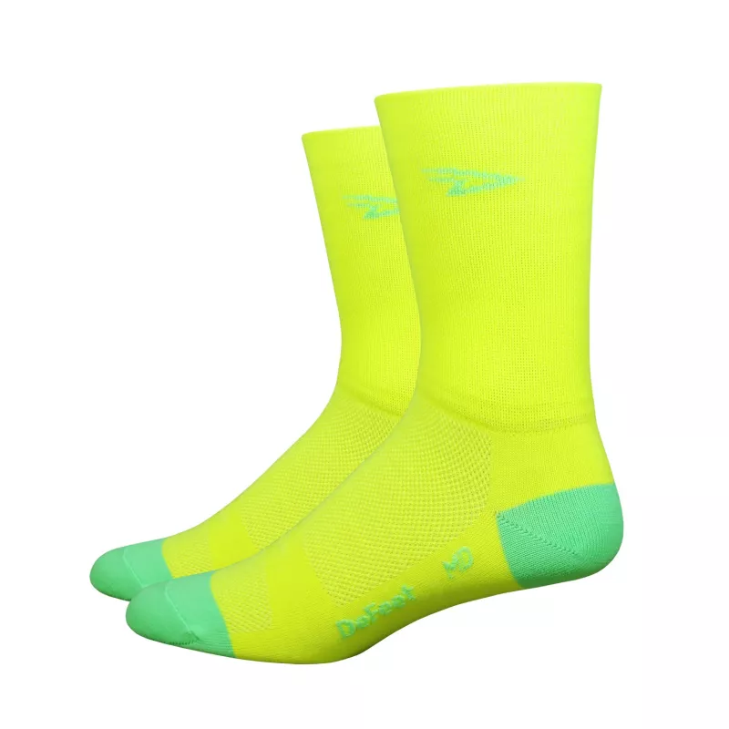 Chaussettes Defeet Aireator Hi-Top bleu fluo