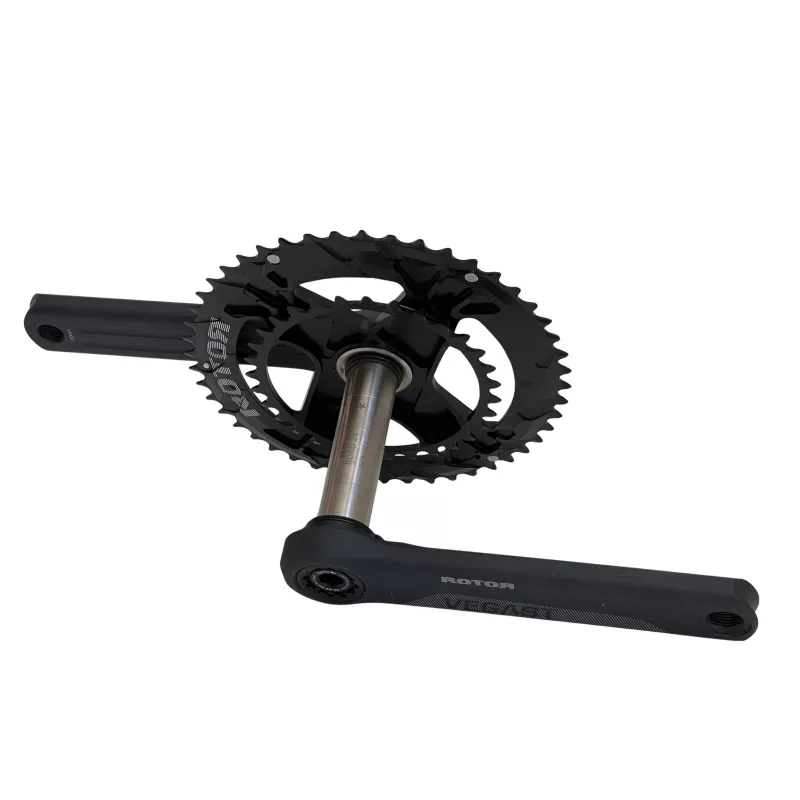Pédalier Rotor Vegast 24 mm avec spidering 12 vitesses, vue 3/4 montrant l’axe 24 mm