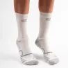 Chaussettes vélo Aero Sokz blanches – vue avant avec inscription #thanks4coming