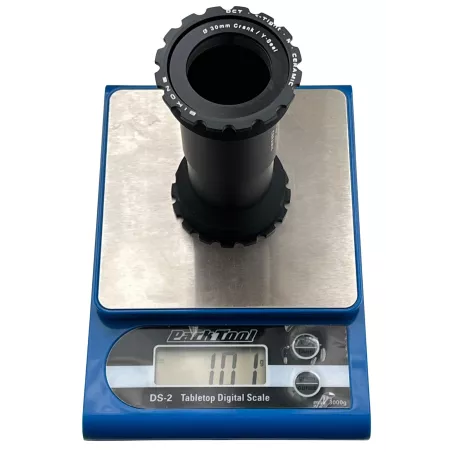 Boîtier de pédalier céramique Bikone DCTech T47-30 interne – poids 111 g sur balance Park Tool DS-2