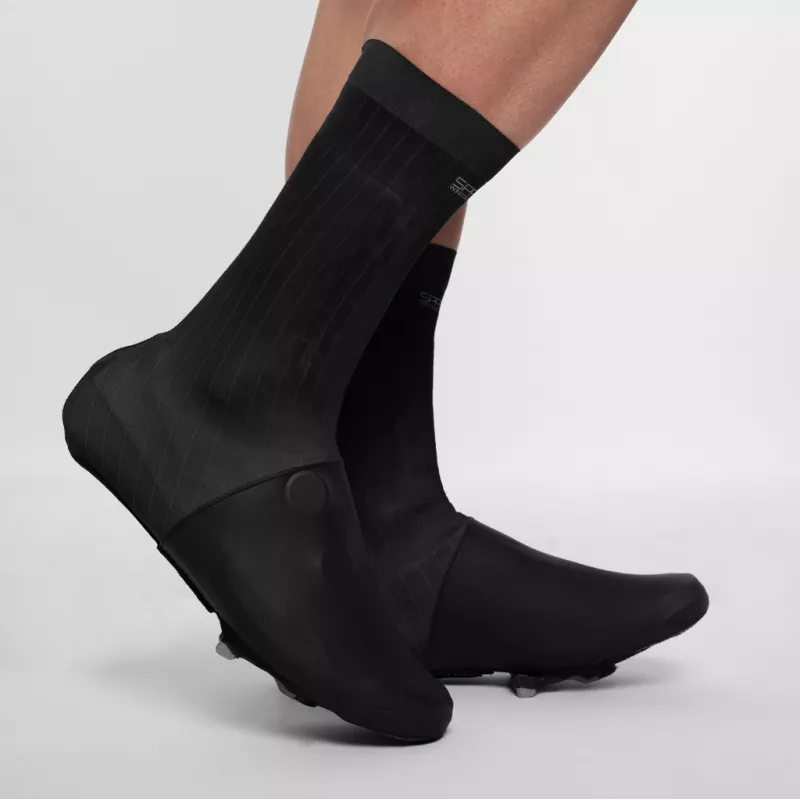 black aero cycling overshoes Spatzwear Windsock PRO side view minimalist design