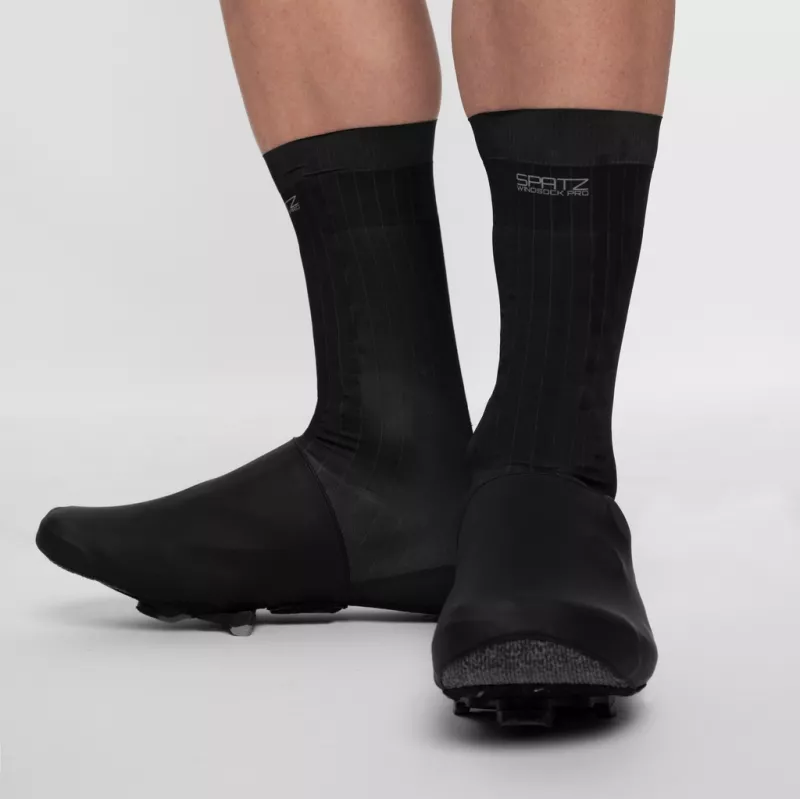 black aero cycling oversocks Spatzwear Windsock PRO front and side road cycling shoes