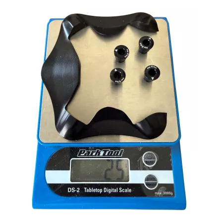Alugear 8100 cover + bolts weighed at 25g on digital scale