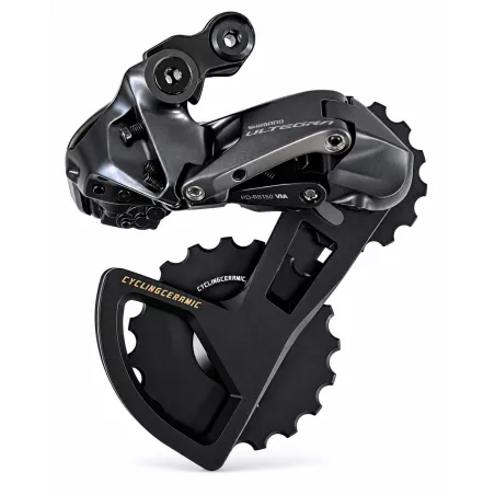 photo très haute définition d'un dérailleur shimano R8150 monté avec une chape CyclingCeramic pro