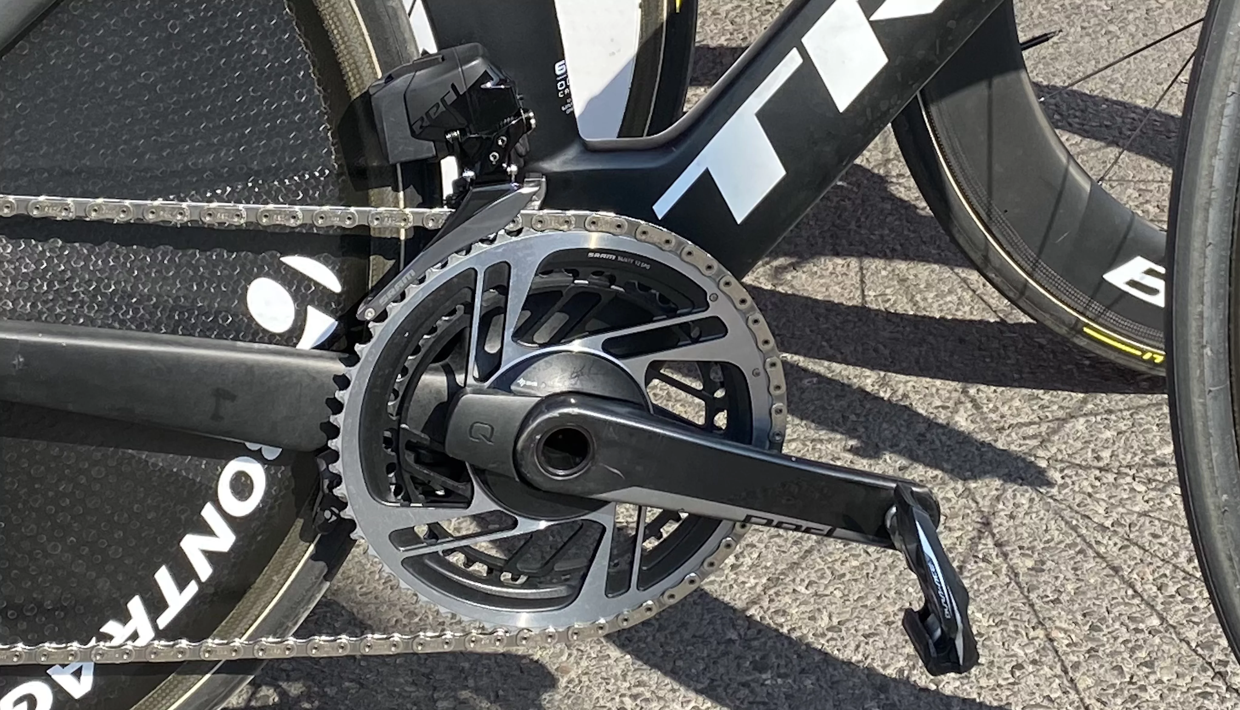SRAM RED AXS 54×41 — photo Velo-Perso.com Pédalier SRAM RED AXS Quarq en 54×41 (2021) — copyright Velo-Perso.com