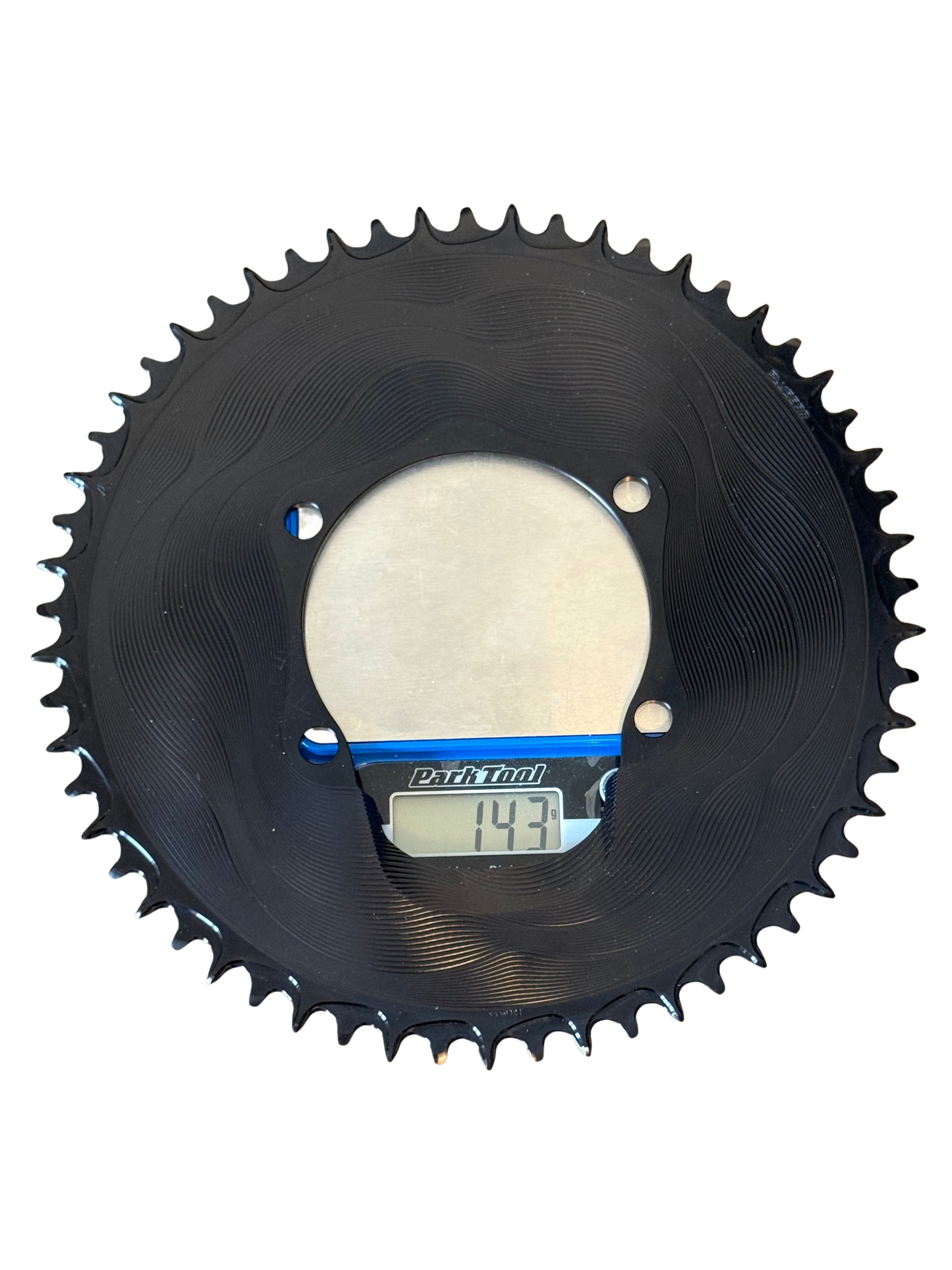 58 mono Alugear 110*4 pesé à 143g sur la balance de velo-perso.com 58 mono Alugear 110*4 pesé à 143g sur la balance de velo-perso.com