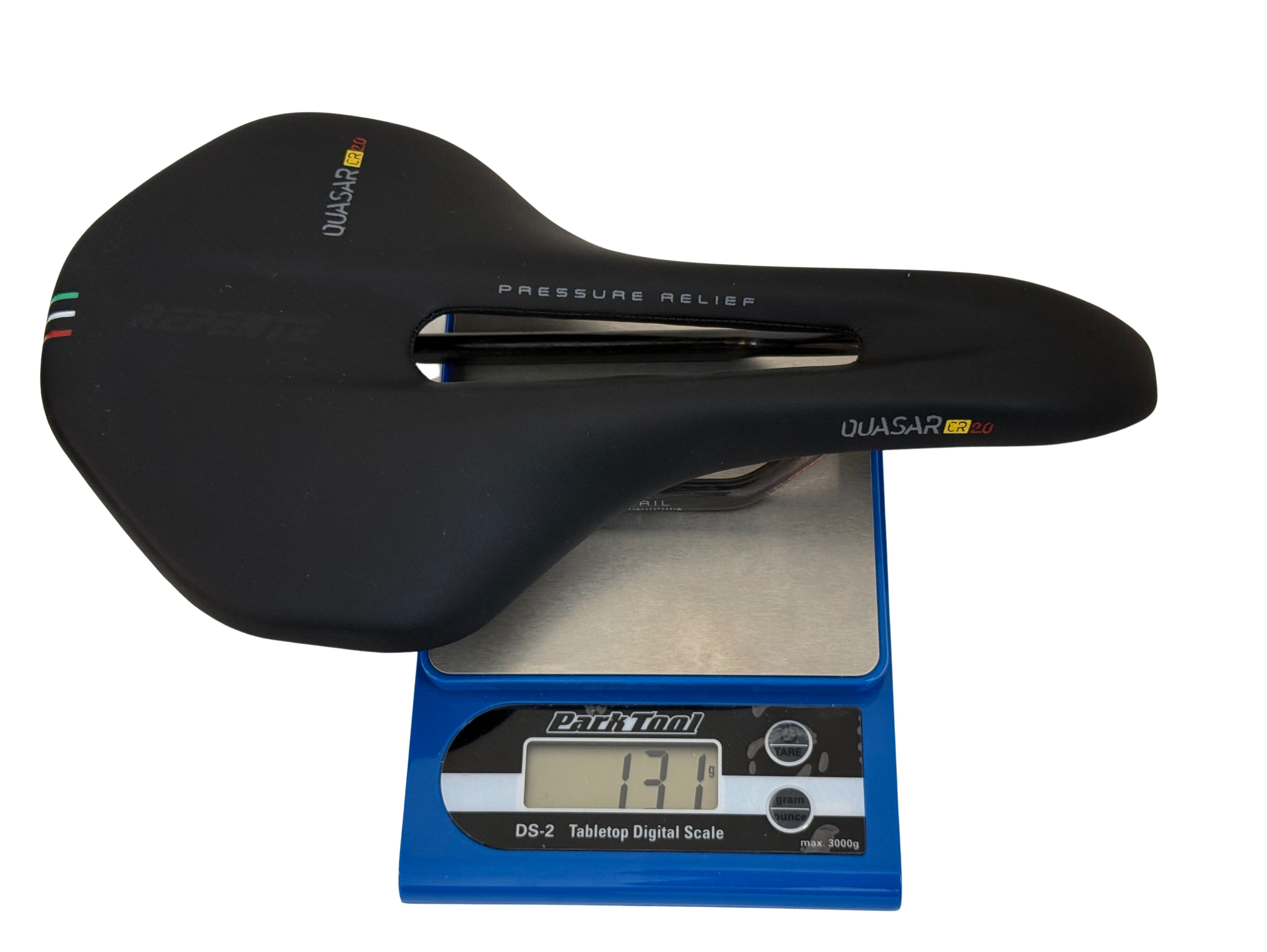Selle Repente Quasar CR 2.0 sur notre balance à 131g Selle Repente Quasar CR 2.0 sur notre balance à 131g