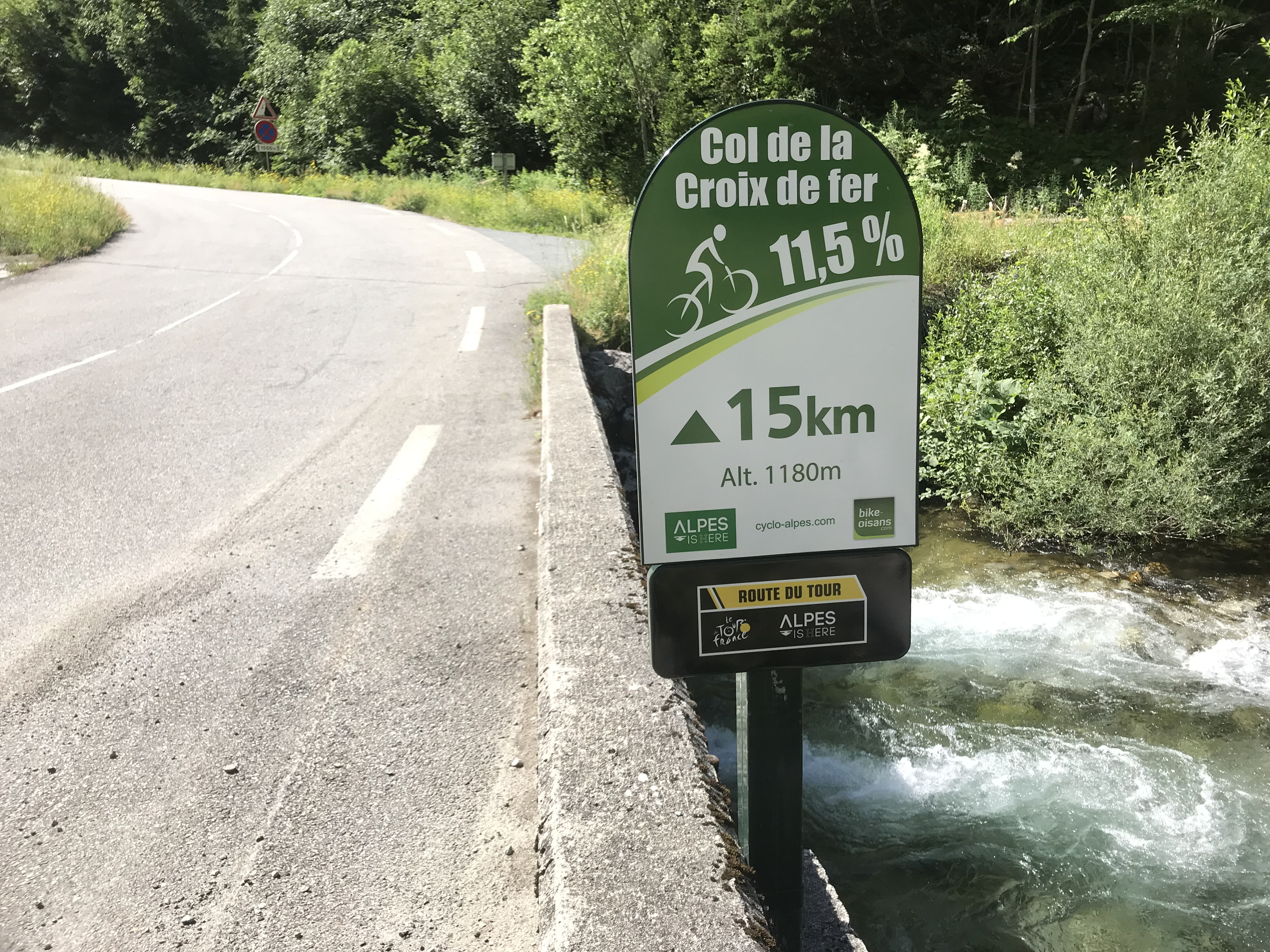 Croix de Fer : borne 15 km, passage raide (défilé de Maupas)
