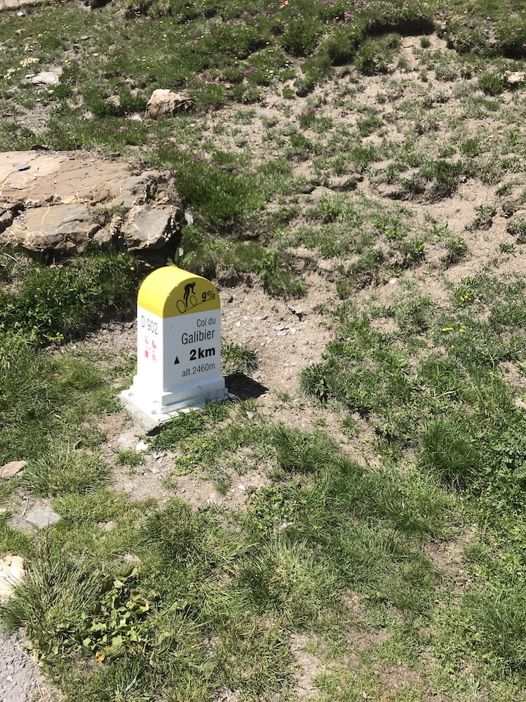 Galibier : borne des 2 km