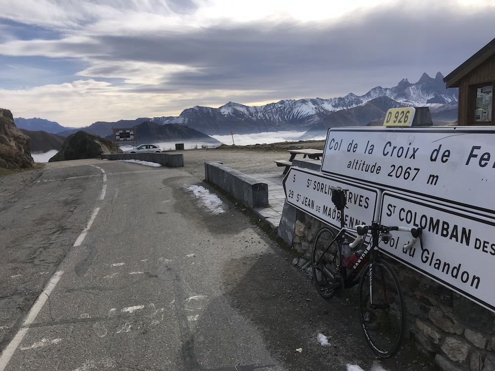 Croix de Fer : arrivée au sommet, 2067 m