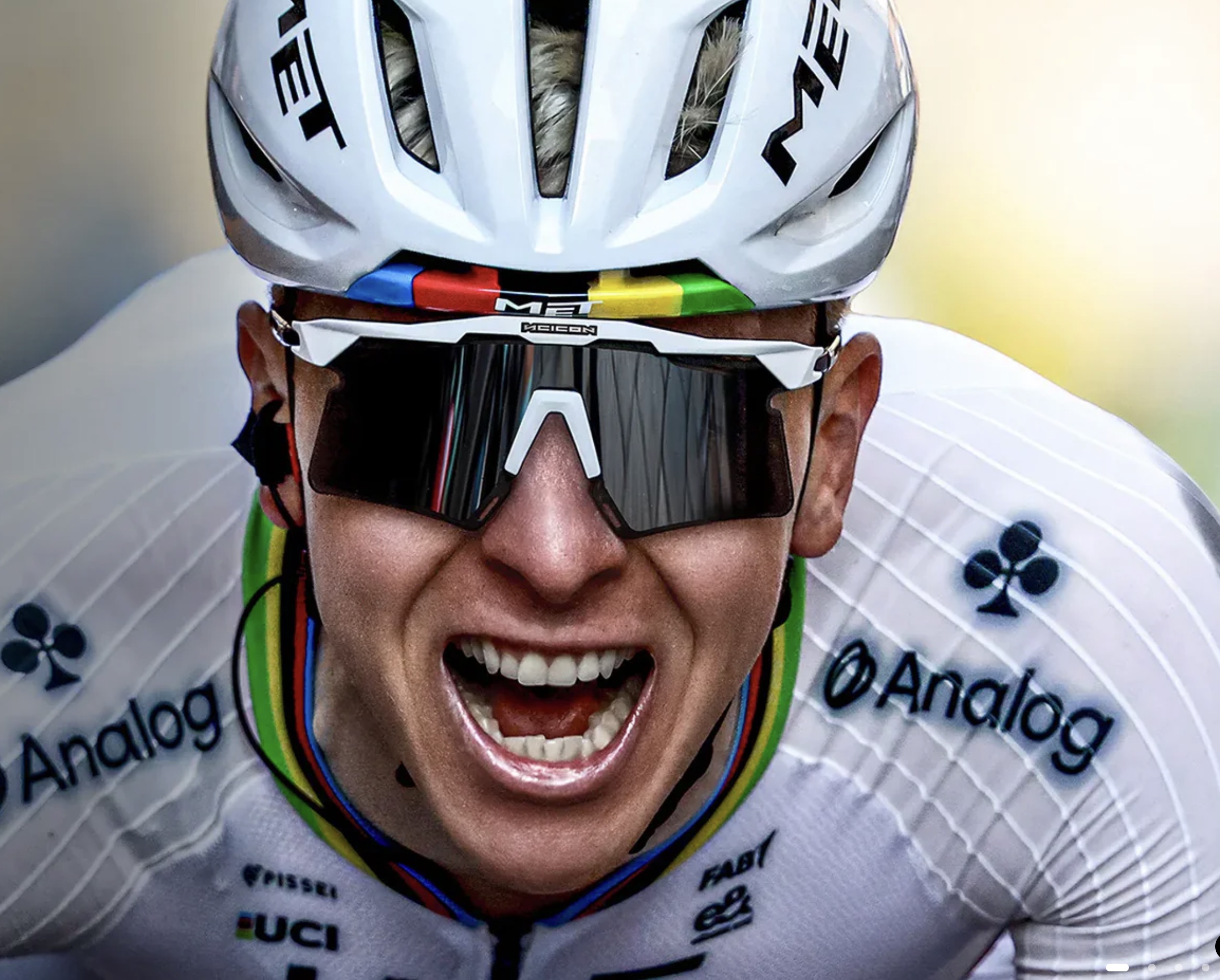 Pogacar en plein effort avec ses lunettes Aerosahde 2.0 world champion en 2026 Pogacar en plein effort avec ses lunettes Aerosahde 2.0 world champion en 2026