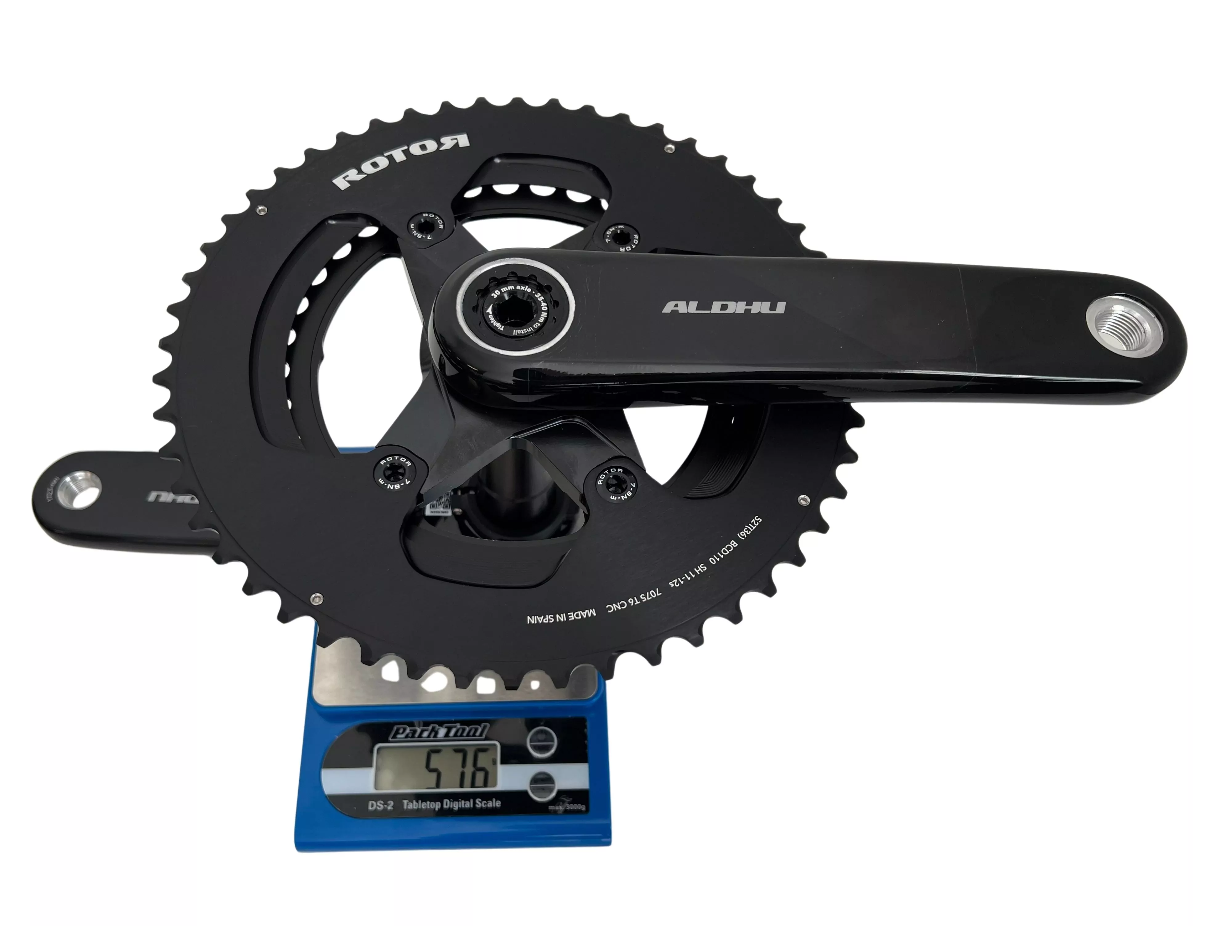 576 g est le poids vérifié du pédalier Rotor Aldhu Carbon avec manivelles de 172,5 mm et plateaux 52/36