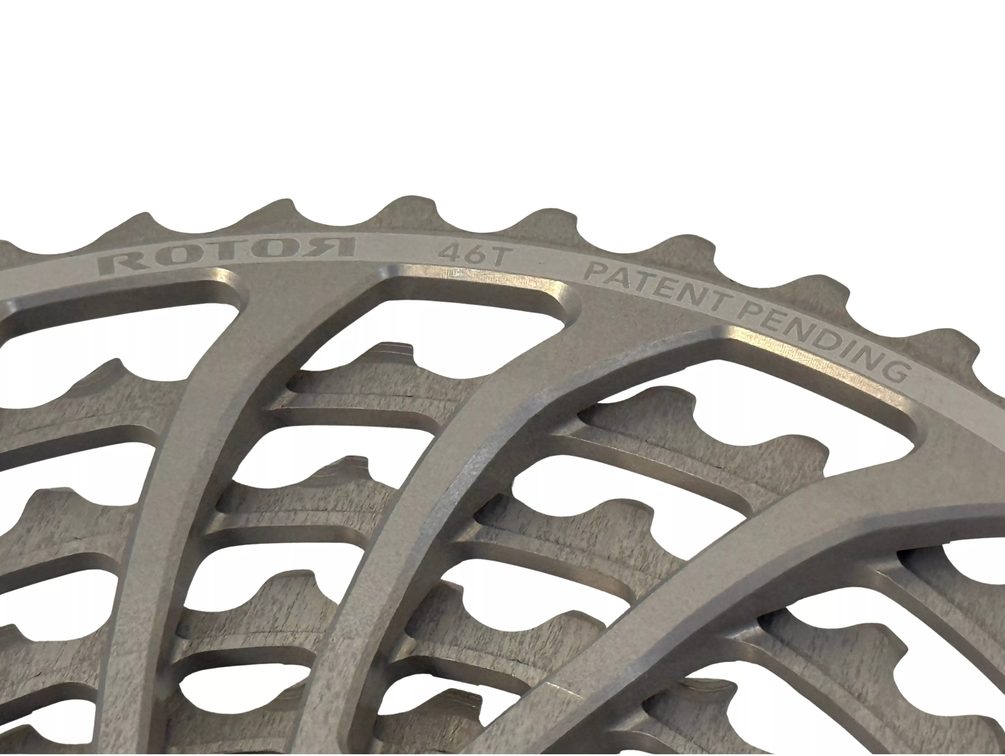 Zoom sur l’usinage de la cassette Rotor UNO 12 vitesses 11-46 – photo velo-perso.com